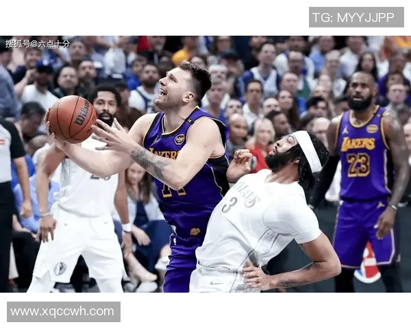 东契奇对决旧主展现全能实力湖人主场逆转独行侠收获胜利