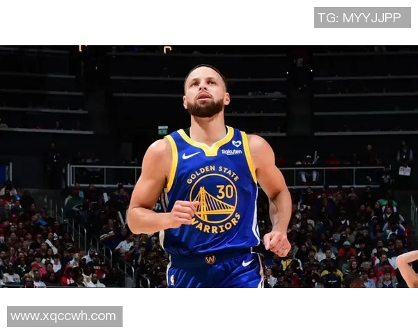 走走停停！库里靠节奏突破抛投拿下两分